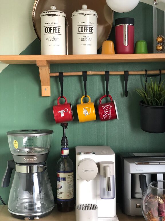 Cum să-ți amenajezi o stație de cafea acasă perfectă